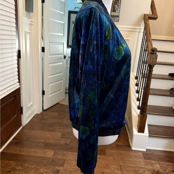 TAHARI NWT Floral Velvet Bomber Jacket with Silk Lining and Chain Zipper - Picture 3 of 8